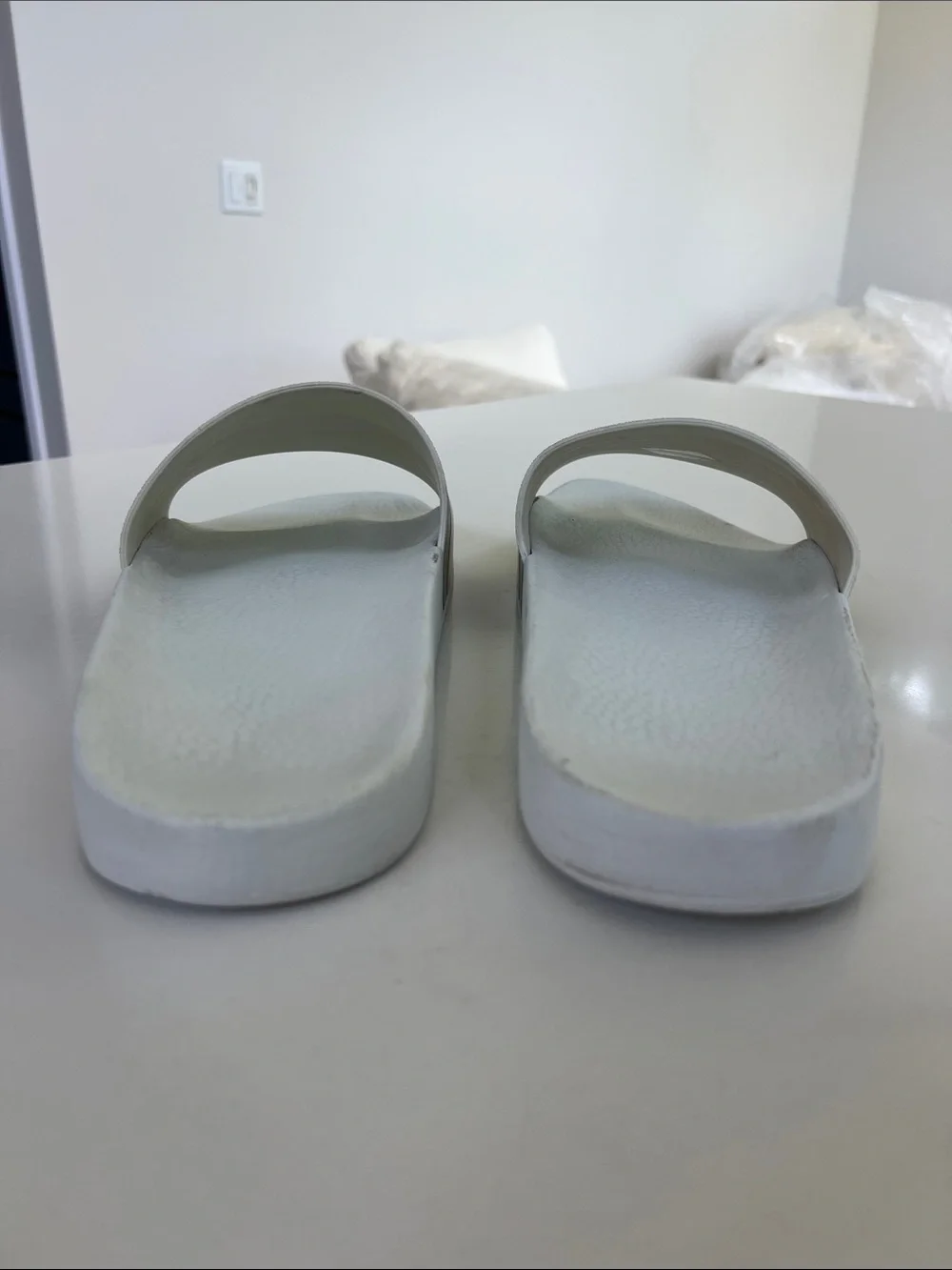 Gucci pursuit ‘72 web rubber open toe slide white sandals green and red striped